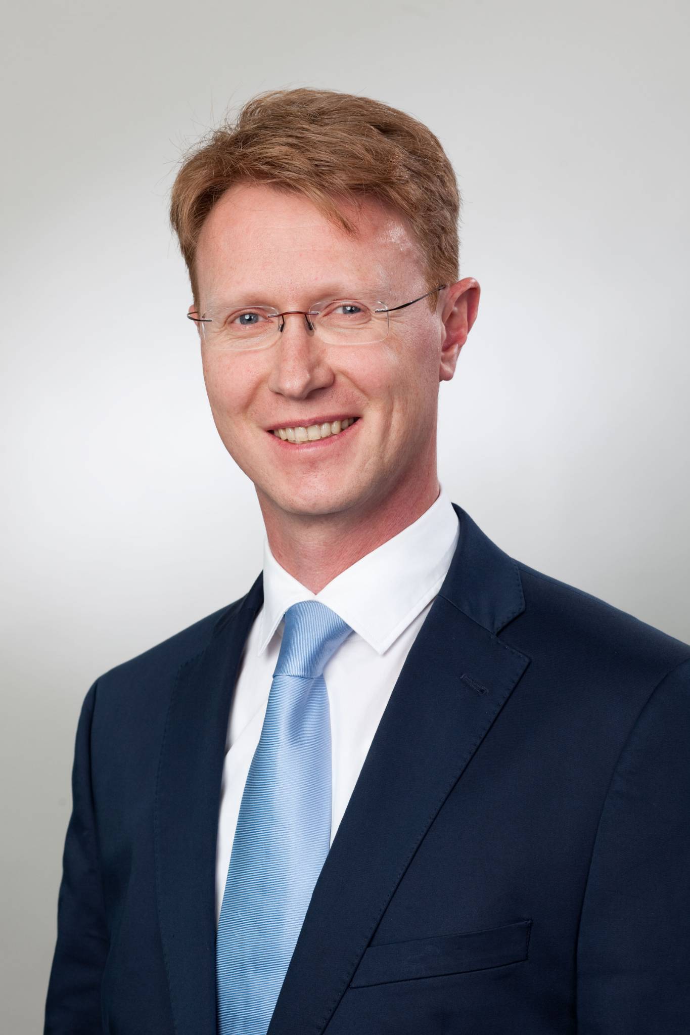 Anwalt mit Brille