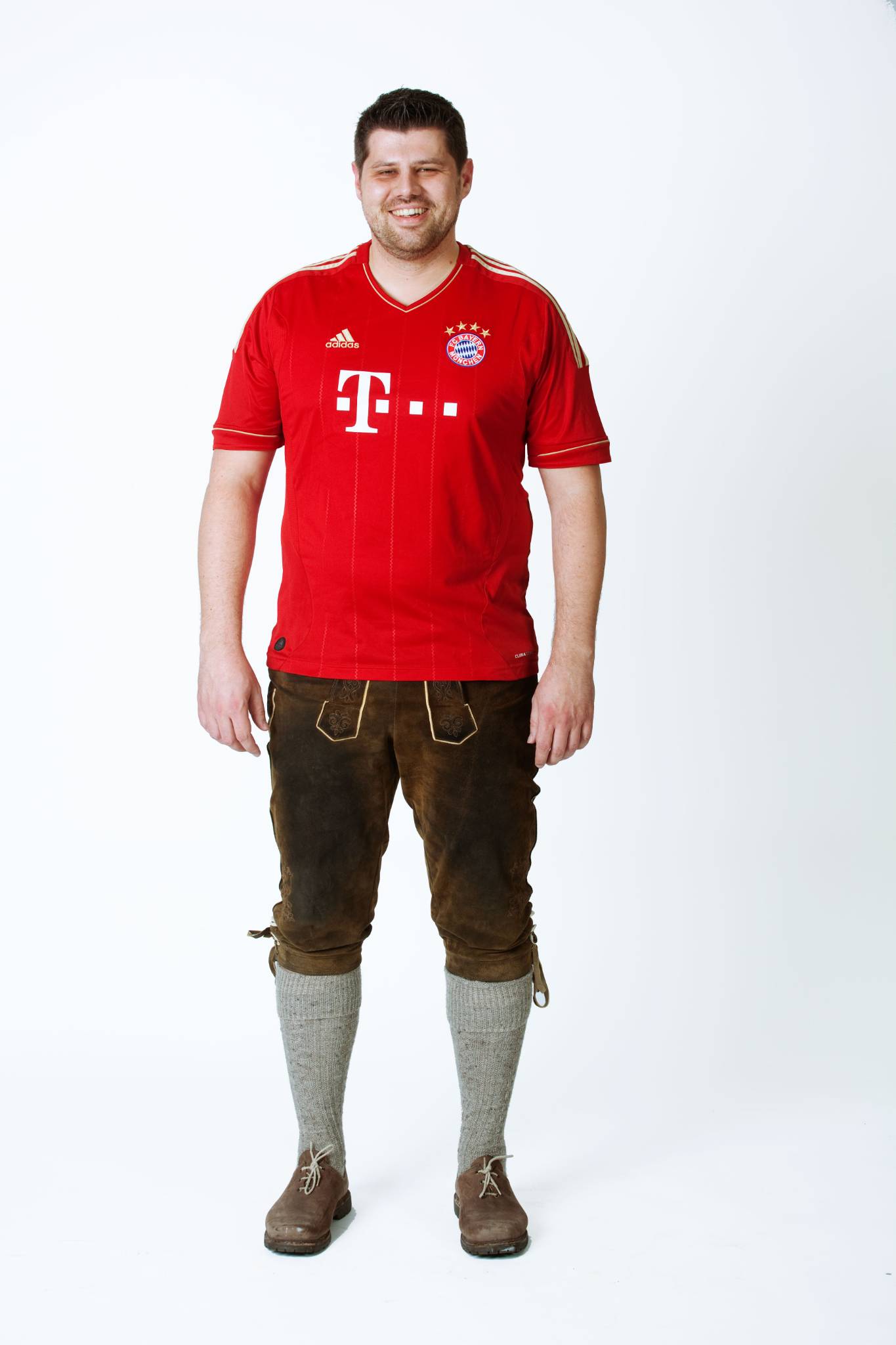 FC Bayern Fan in Lederhosen