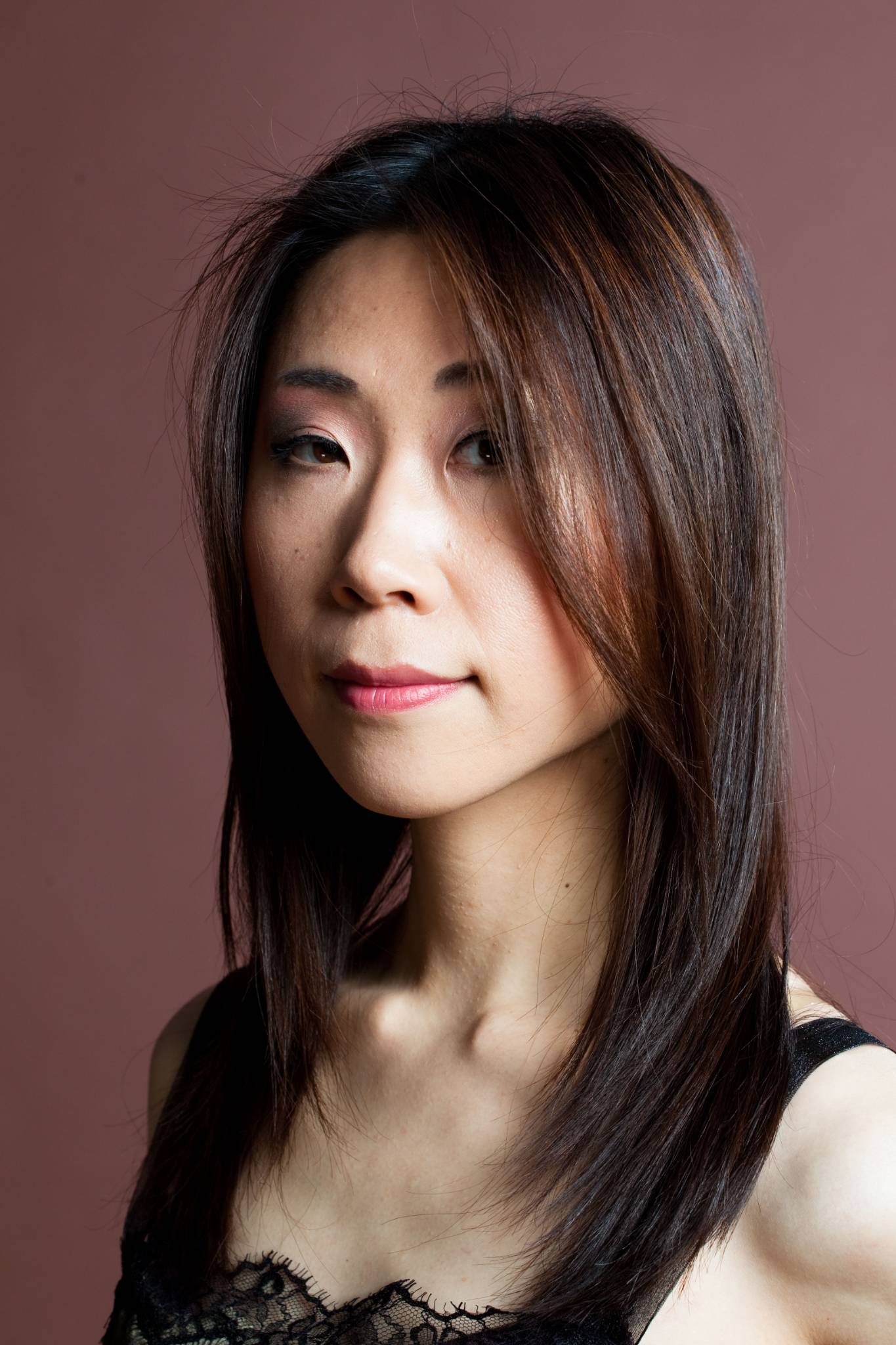 Japanische Frau mit langen Haaren, Portrait